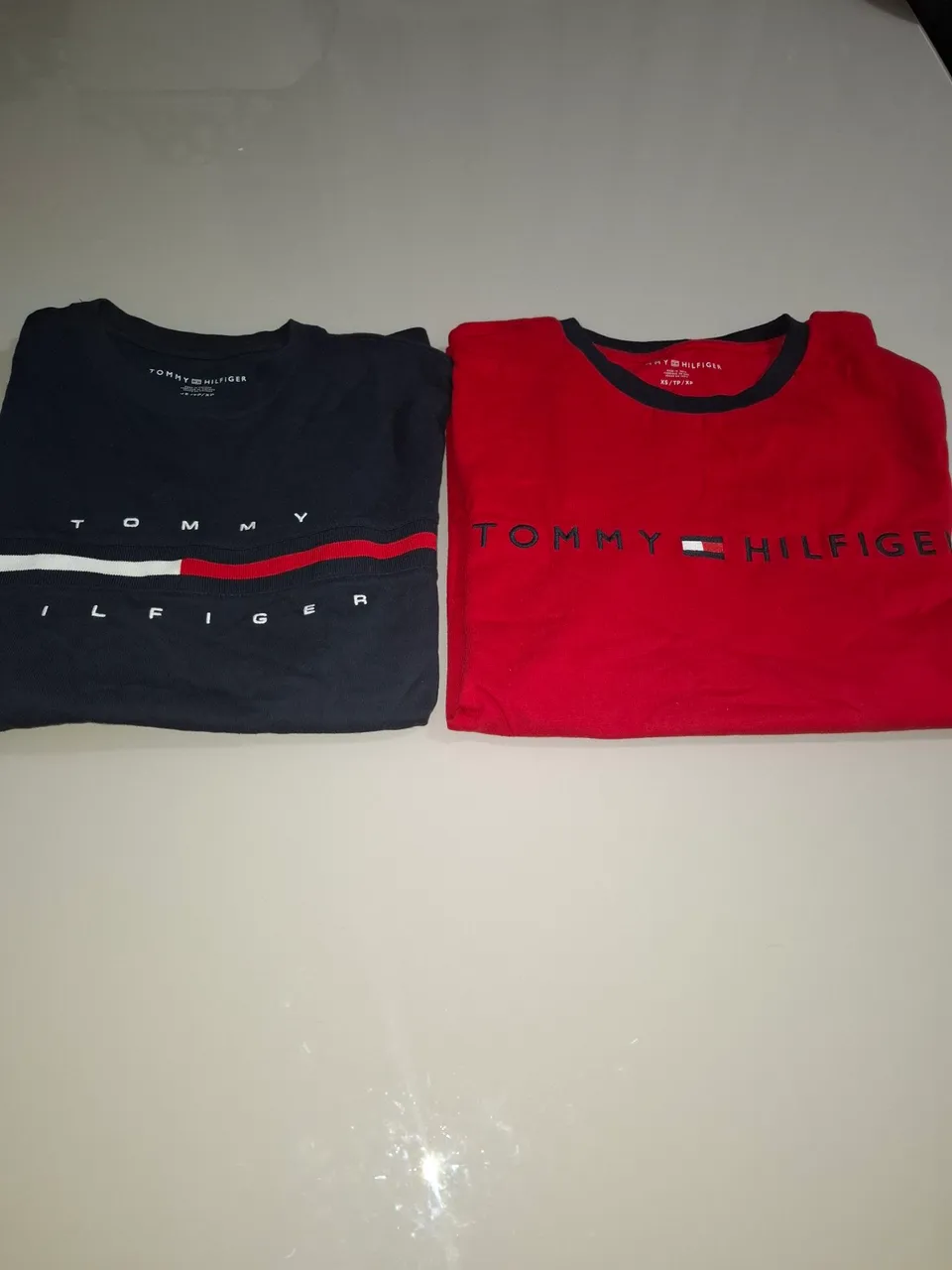 Camisetas Tommy Hilfiger - 2 Unidades