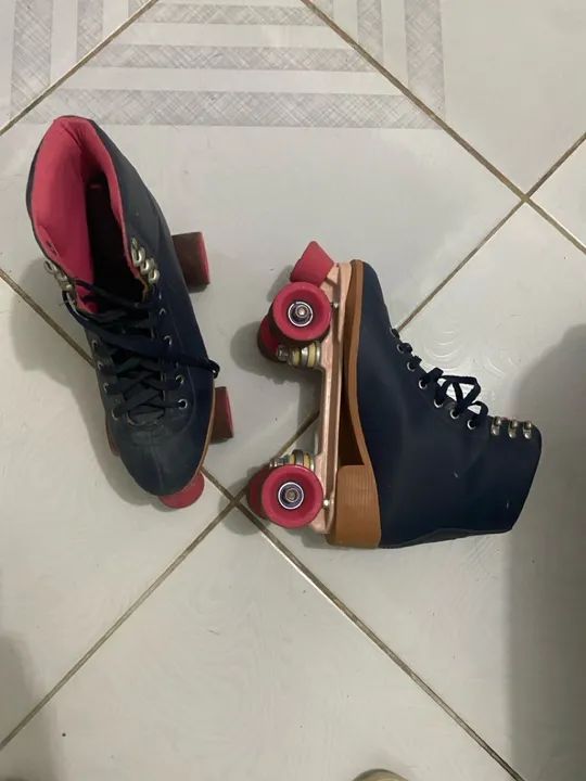 Patins OXER número 38 semi novo R$200,00 mais negócio