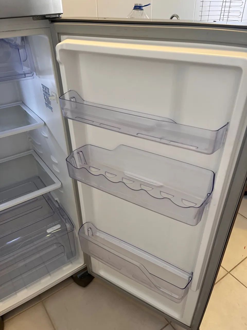 Geladeira Electrolux Cinza COM DEFEITO - Foto 5