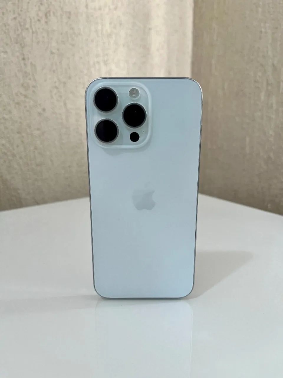 iPhone 15 Pro Max 256GB White Titanium - Celulares e Smartphones