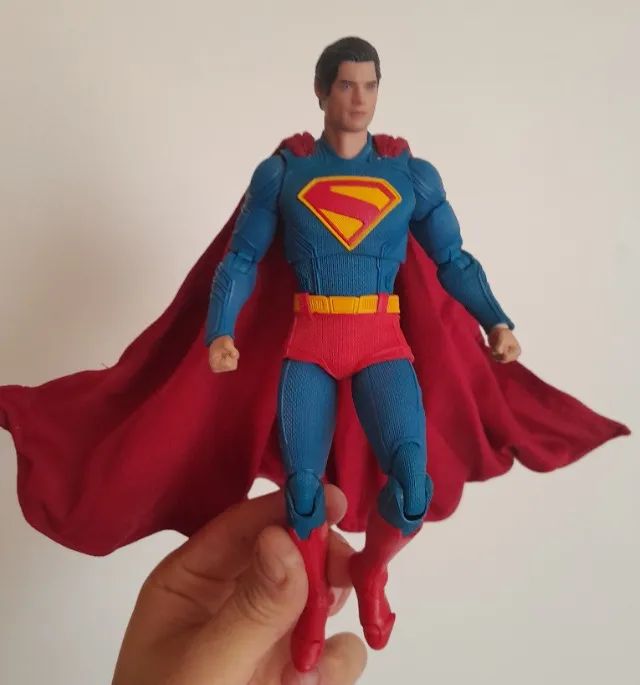 Fondjoy 1/9 superman com capa custom tecido e arames - Detalhe