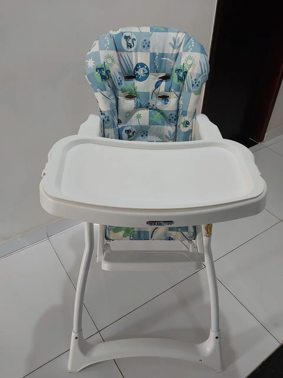 Cadeirinha de alimentação 