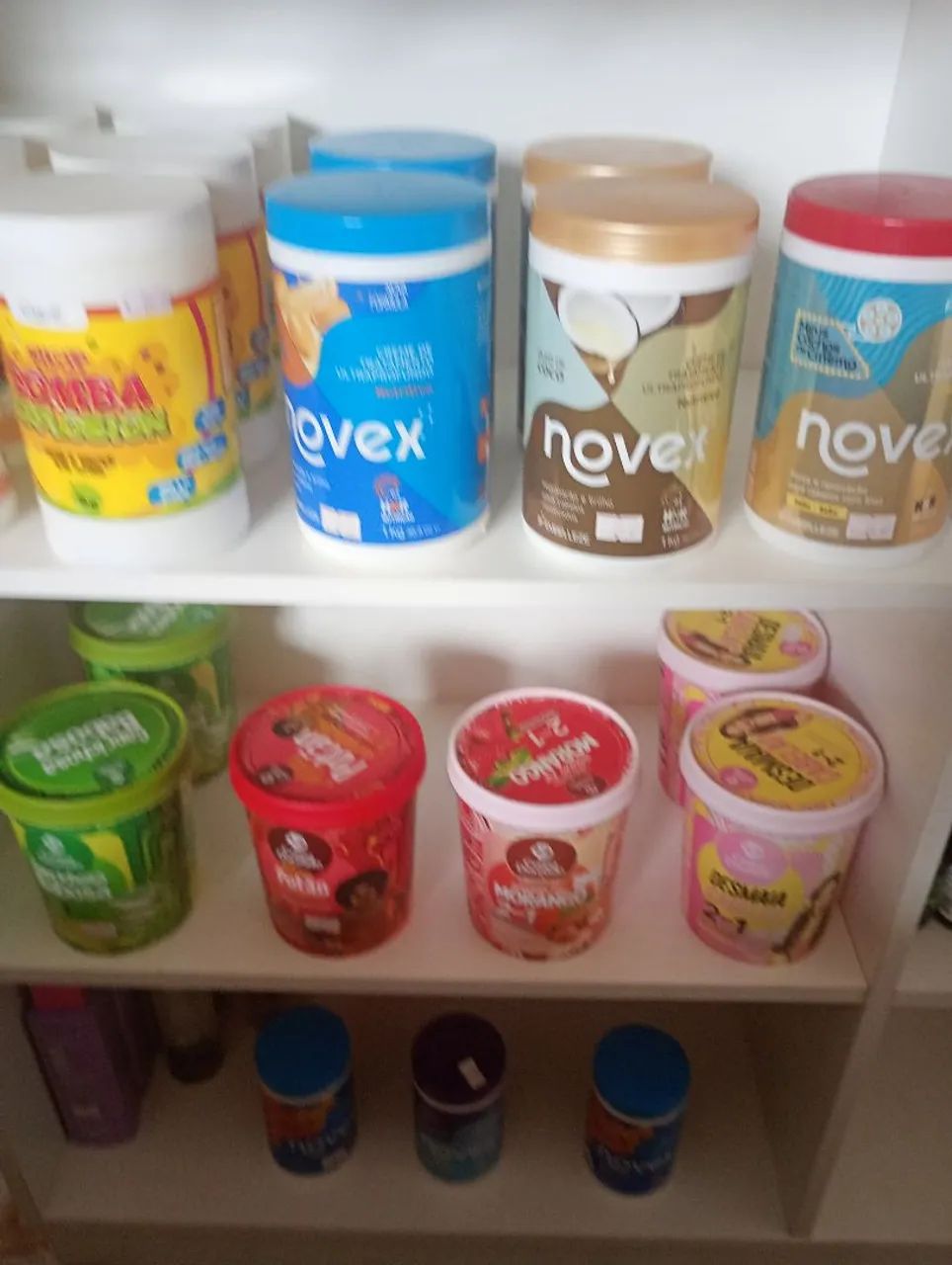 Cosméticos makes e acessórios.