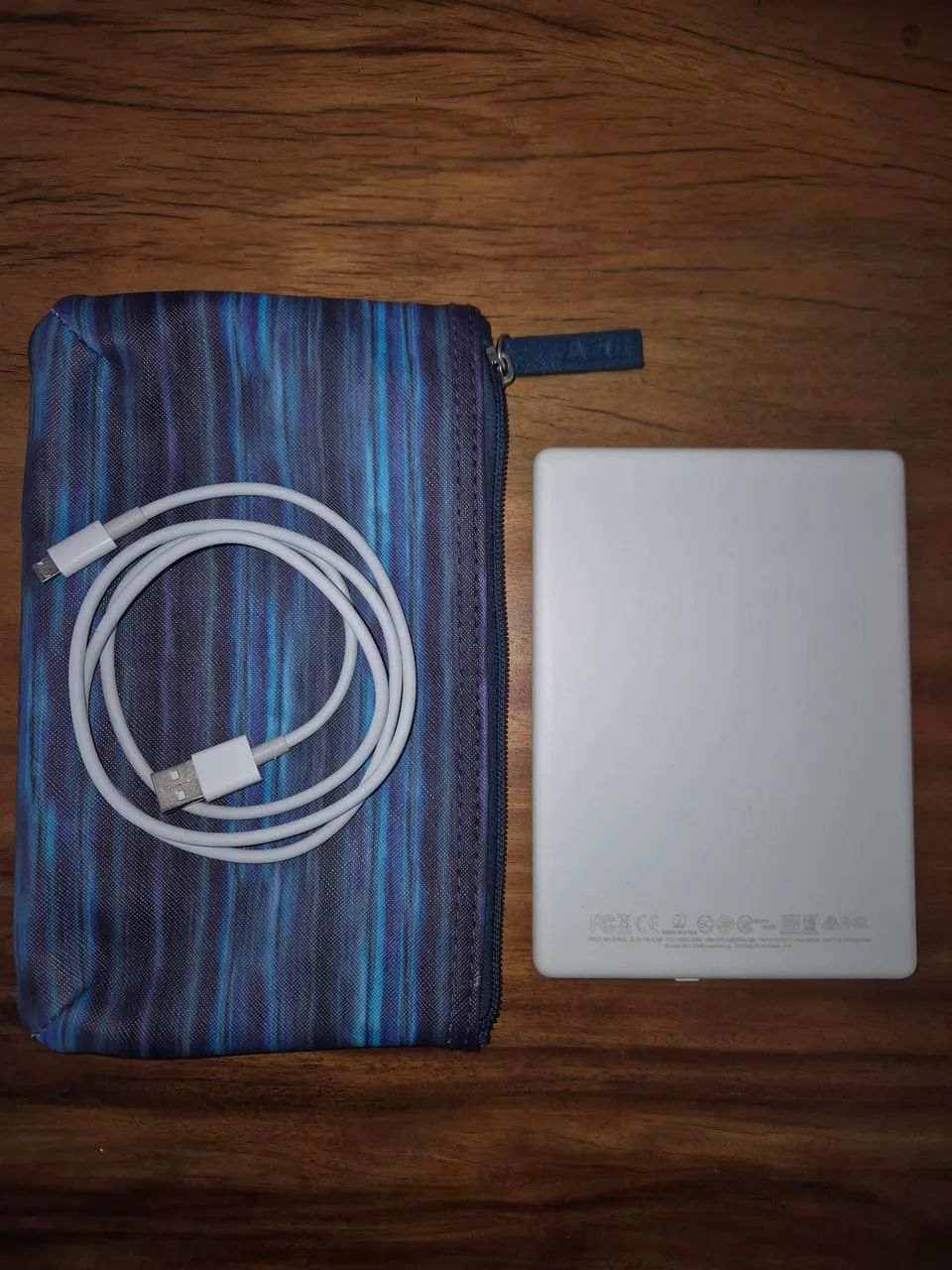 Kindle 8 Geração. Estojo e cabo - Foto 4