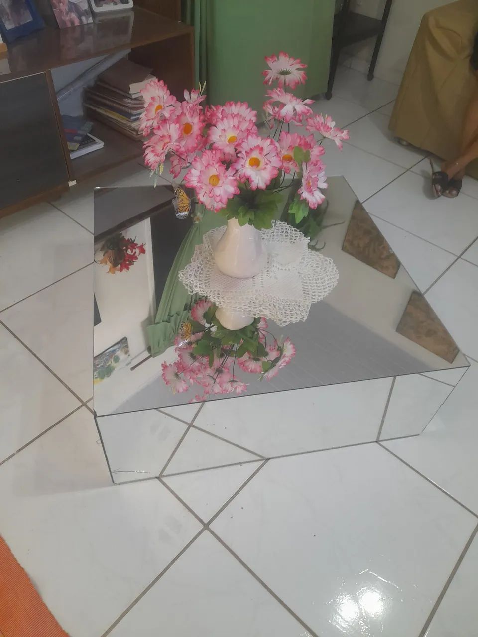 Vendo mesa de centro 80×80 ×30  toda espelhada em perfeito estado  - Foto 2