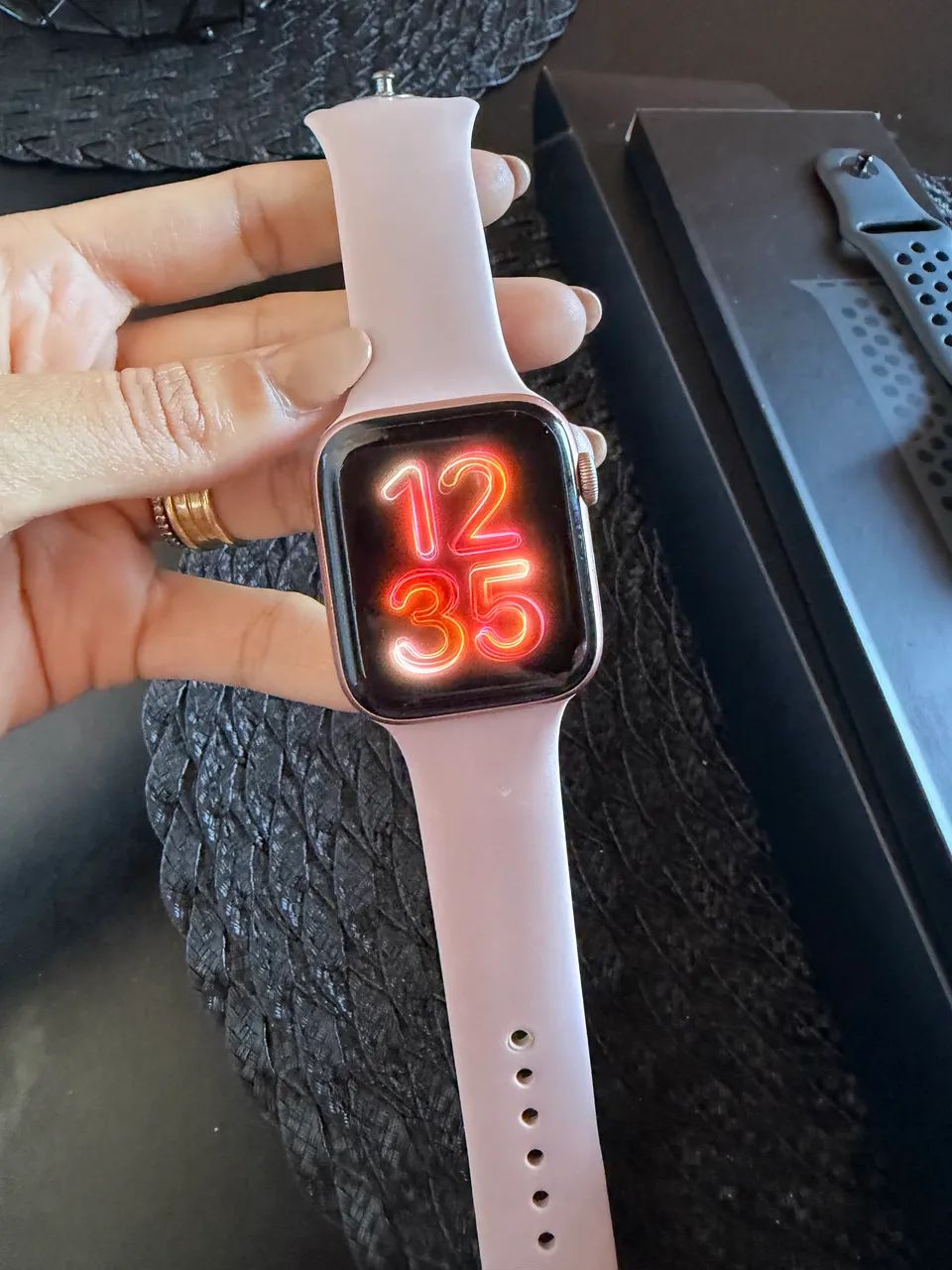 Apple Watch série 4 44 mm rosé
