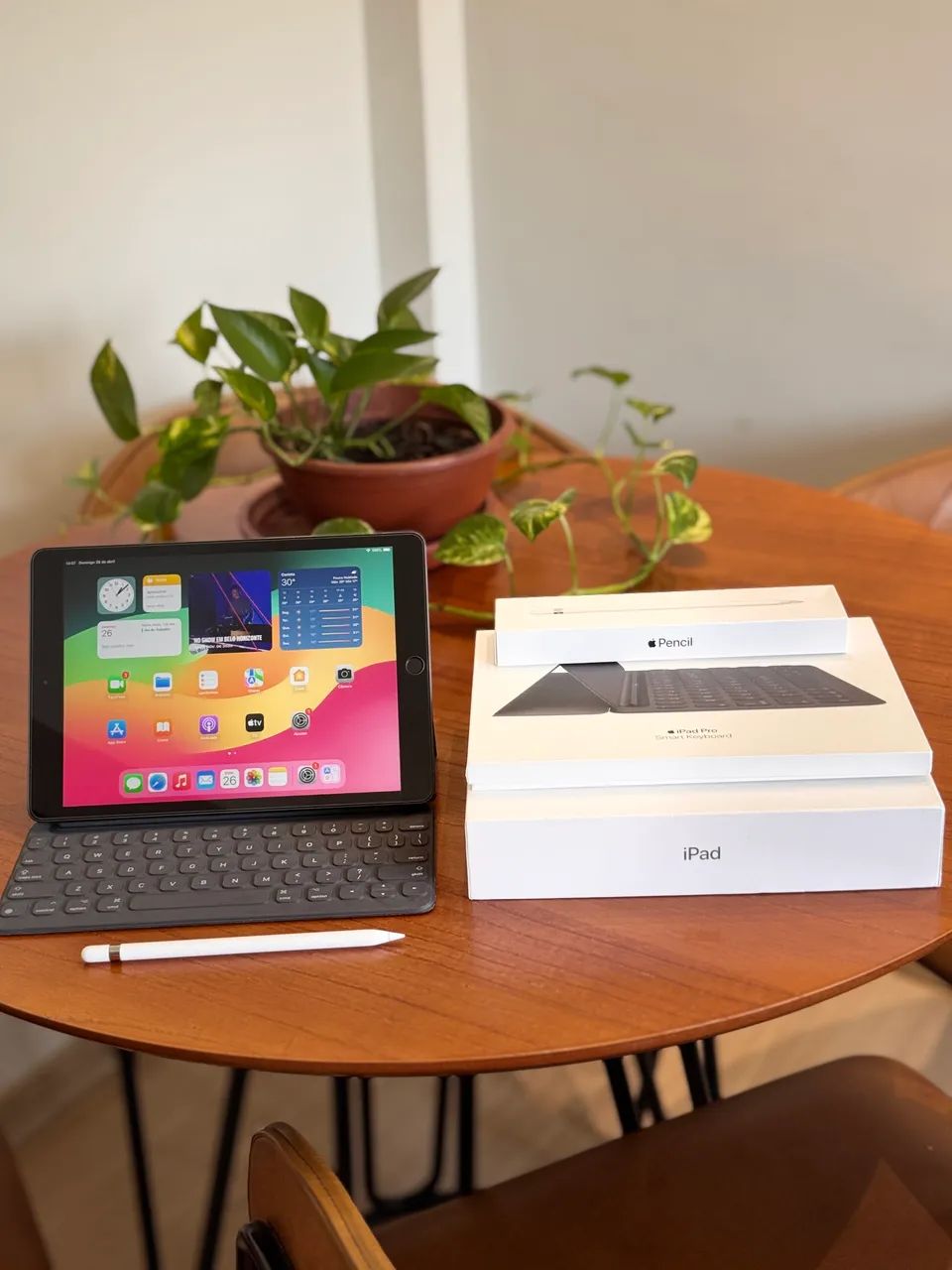 iPad 8ª Geração 32GB + Apple Pencil + Apple Teclado | Combo