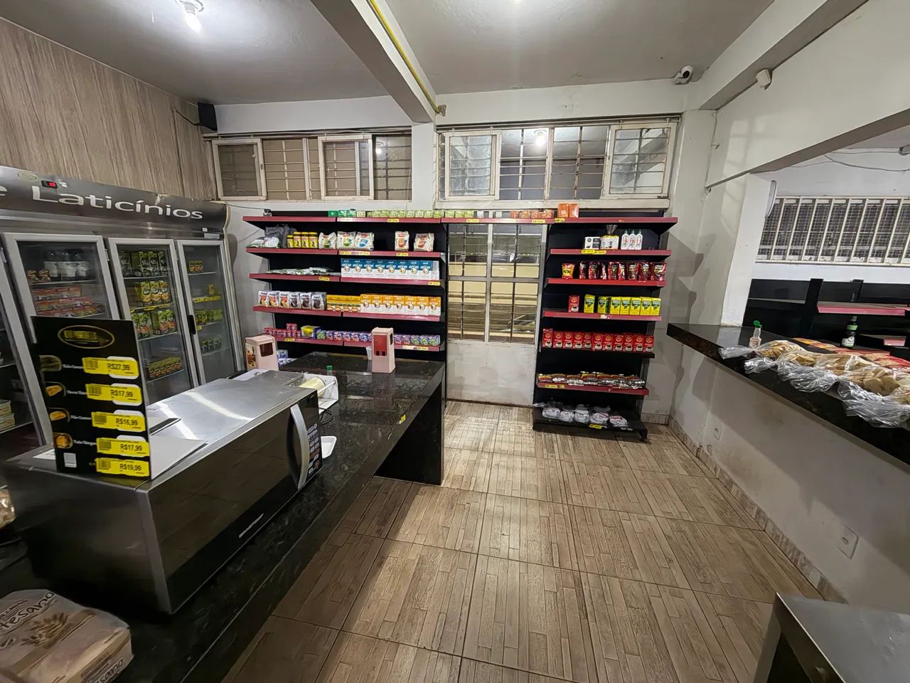 Supermercado completo no centro 