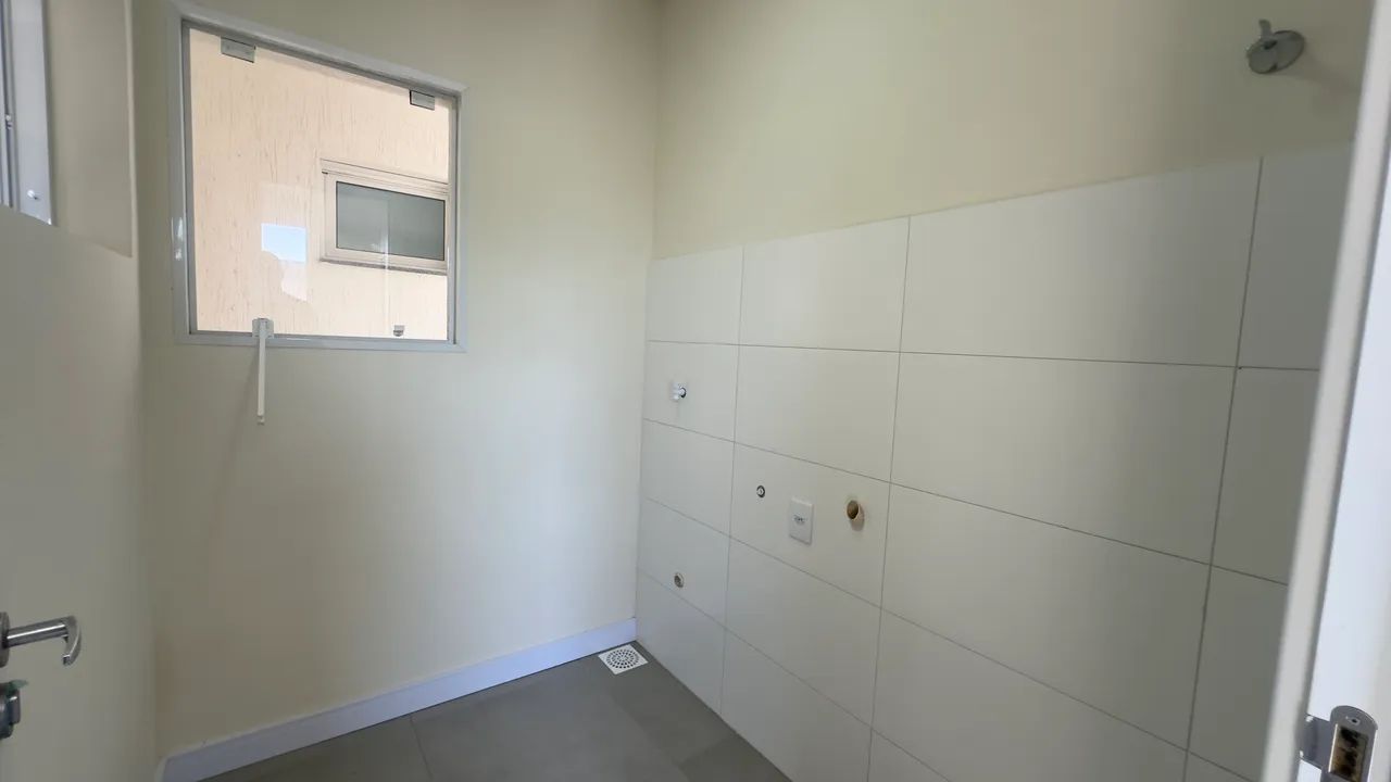 Alugo apartamento 2 dormitórios sendo uma suíte, área de serviço - Foto 4