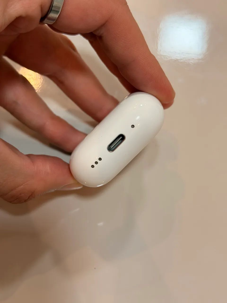 Airpods 4 com cancelamento de ruído