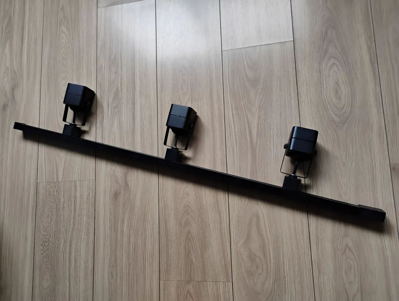 Trilho com 3 spots de luz  - Foto 2