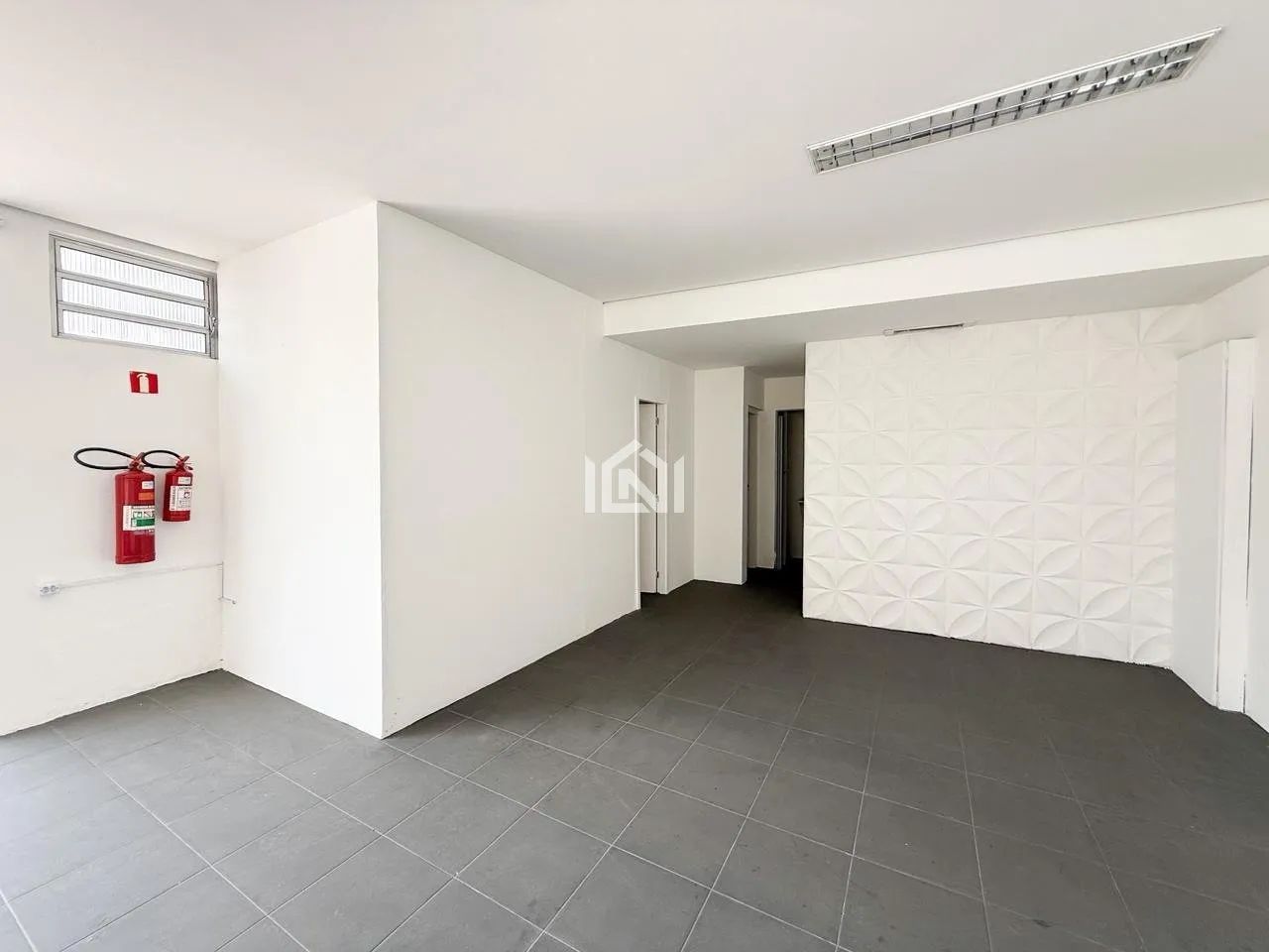 Sala comercial térrea para Locação no miolo da Granja Viana - Foto 5
