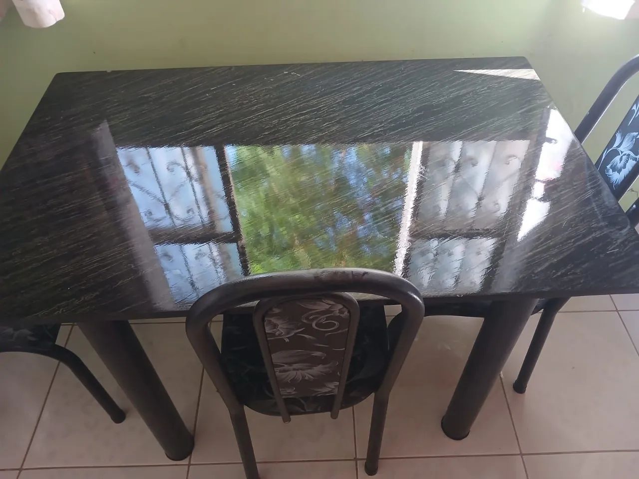 Mesa com 4 cadeiras  - Foto 3