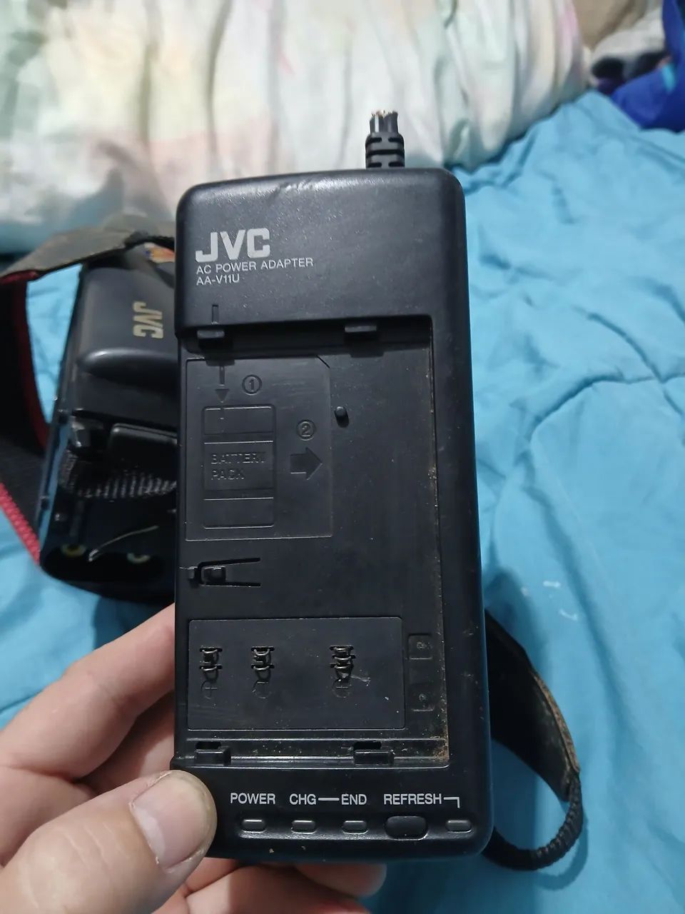 Mini Filmadora portatil jvc com bateria e carregador - Foto 6