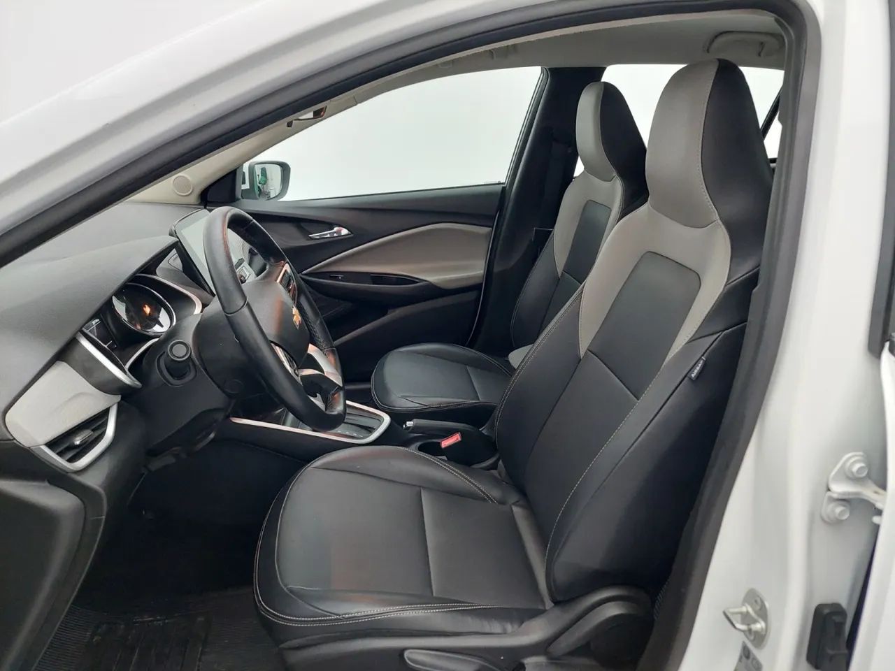 Chevrolet Onix Hatch Premier 1.0 12V TB Flex Aut. 4P, foto 16 de 18