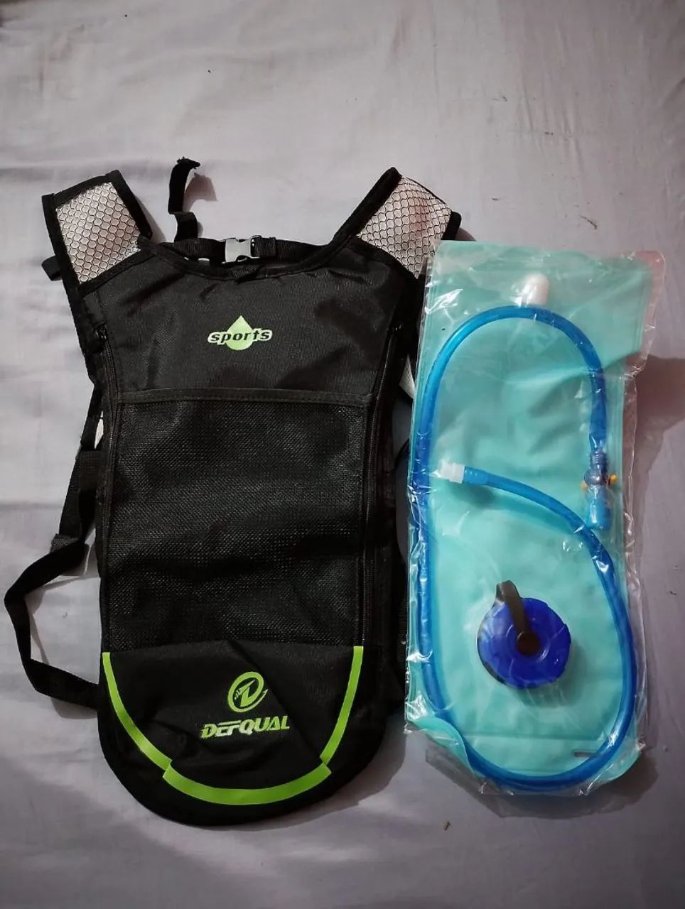 Mochila de hidratação com refil nova 