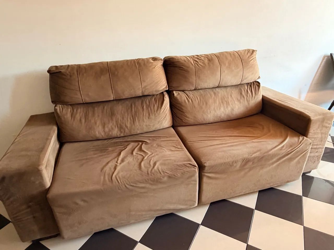Sofá retrátil e reclinável 2 lugares - grande e confortável - Foto 2