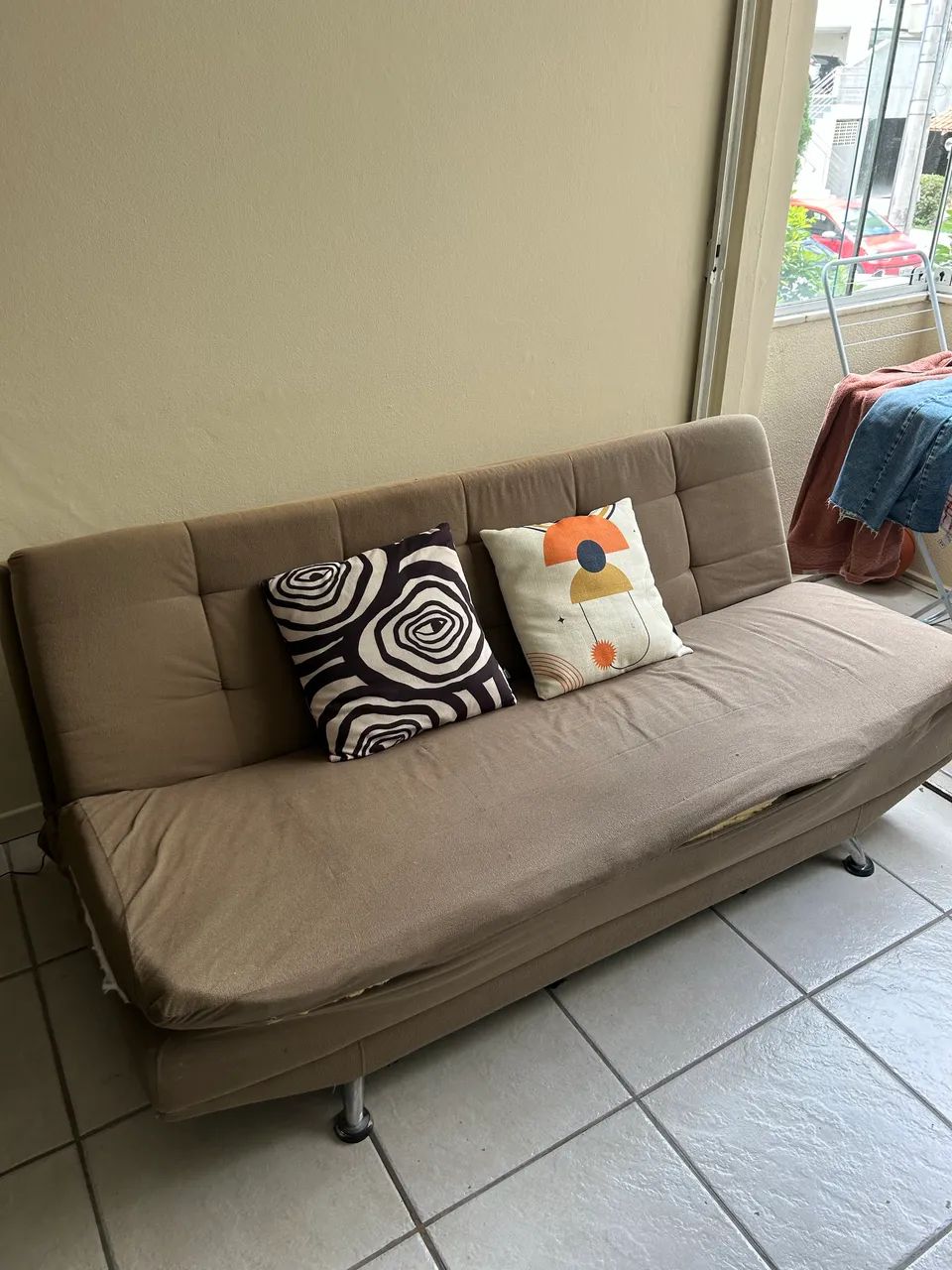 Sofá Cama e Almofadas de BrInde65204303106945123