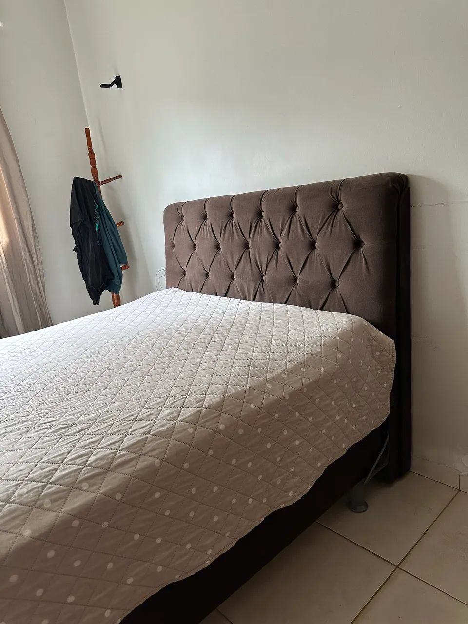 Vendo Cama box casal com cabeceira - Foto 3