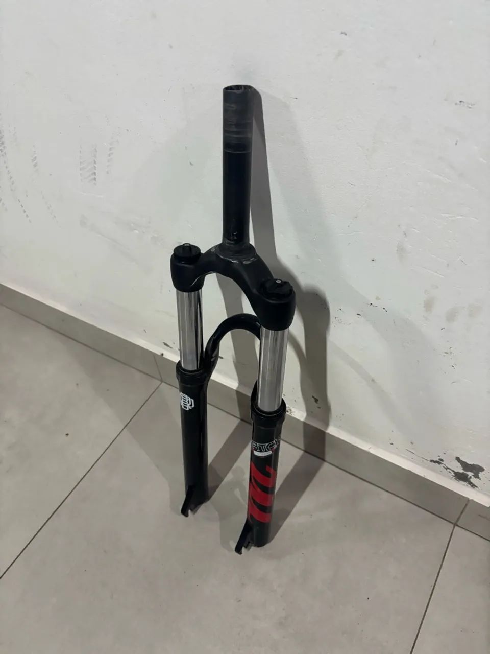 Vendo Suspensão Manitou Match Comp 26?