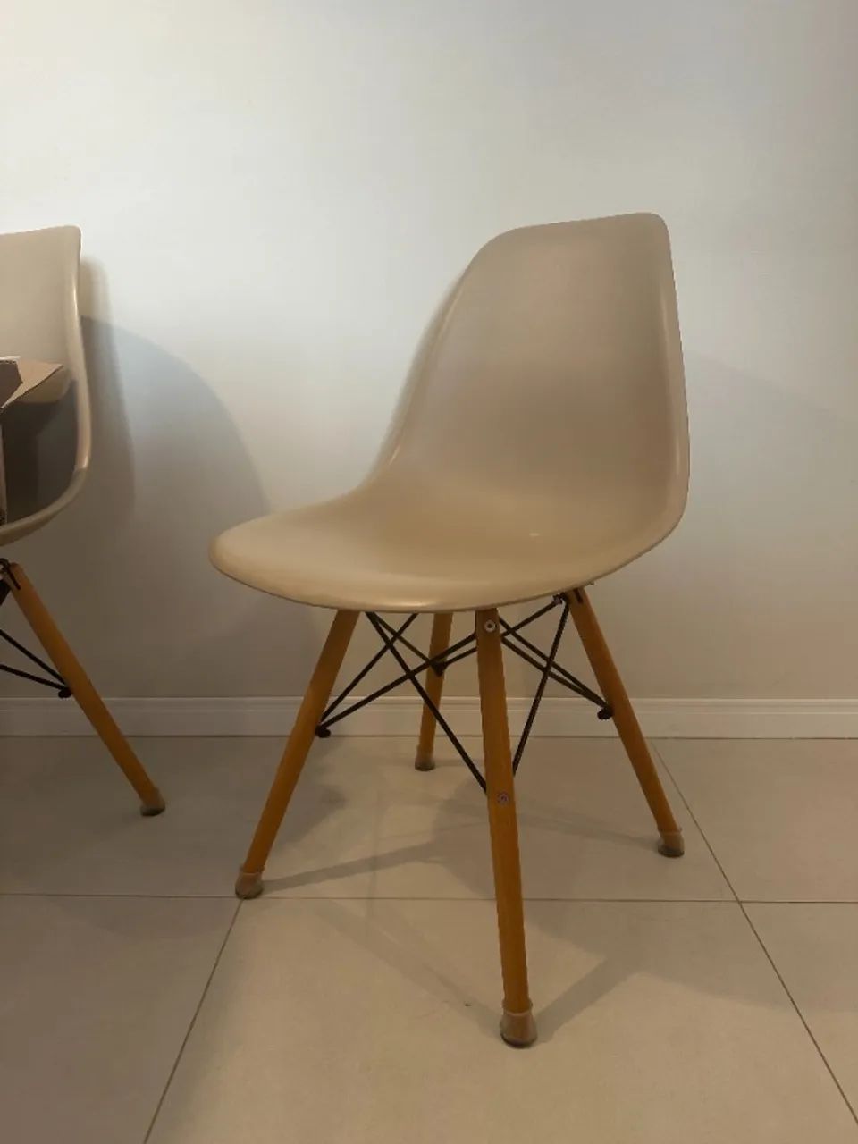 Conjunto 4 Cadeiras Charles Eames Eiffel Wood Base Madeira - Nude