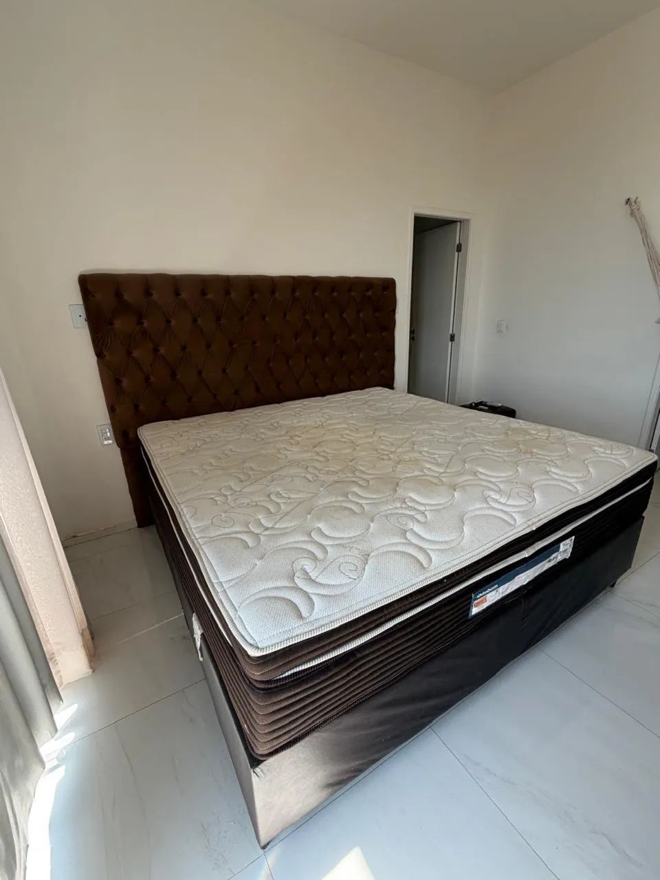 Cama King completa + Cabeceira