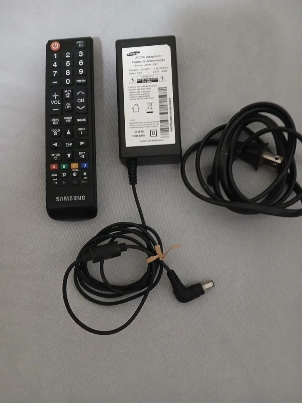 Vendo Smart TV Samsung de 32 polegadas, modelo UN32J4300AG. - Foto 4
