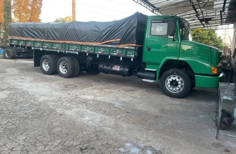 Caminhão MB 1620