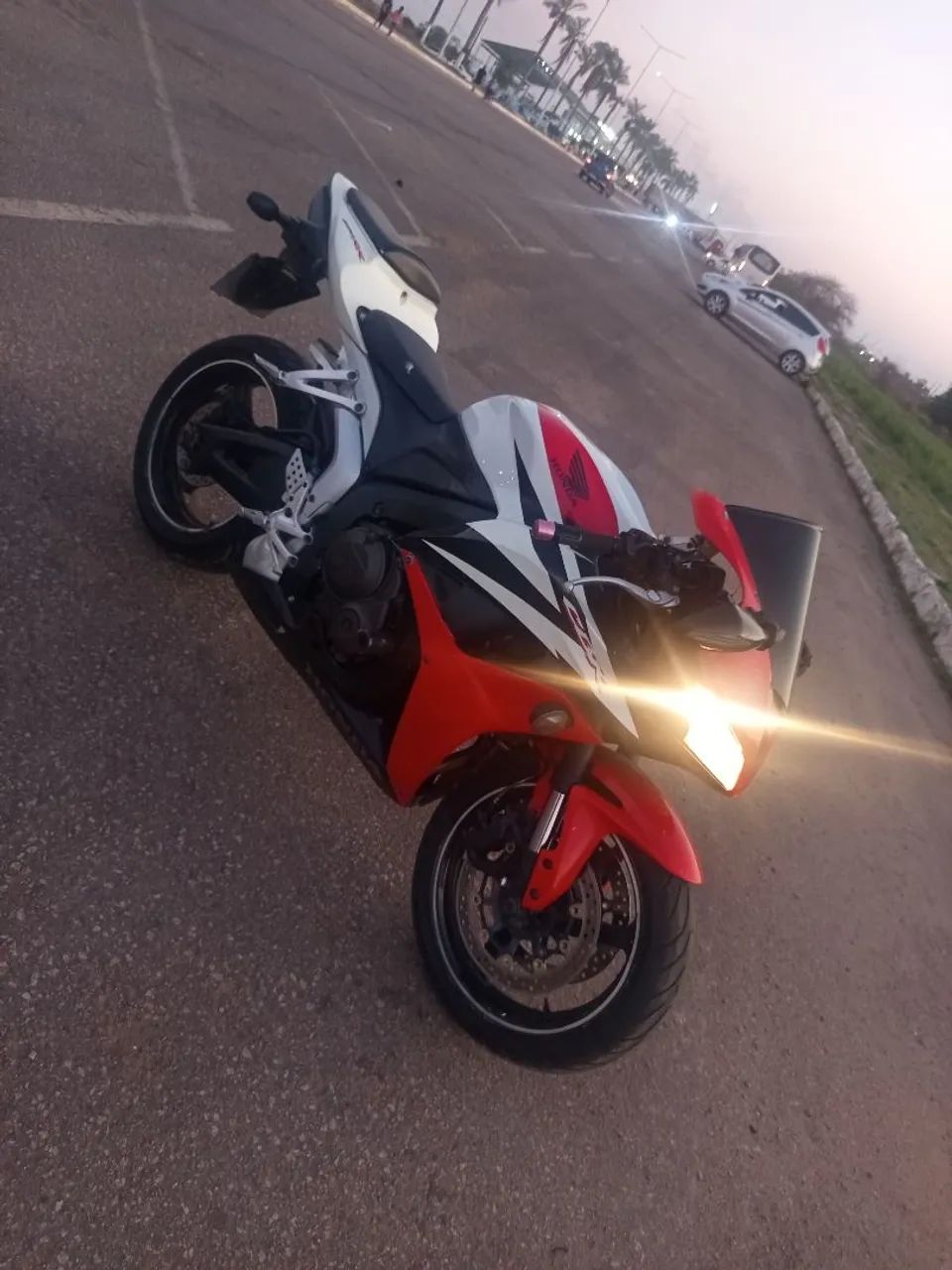 Vendo uma CBR 600 RR  - Foto 3