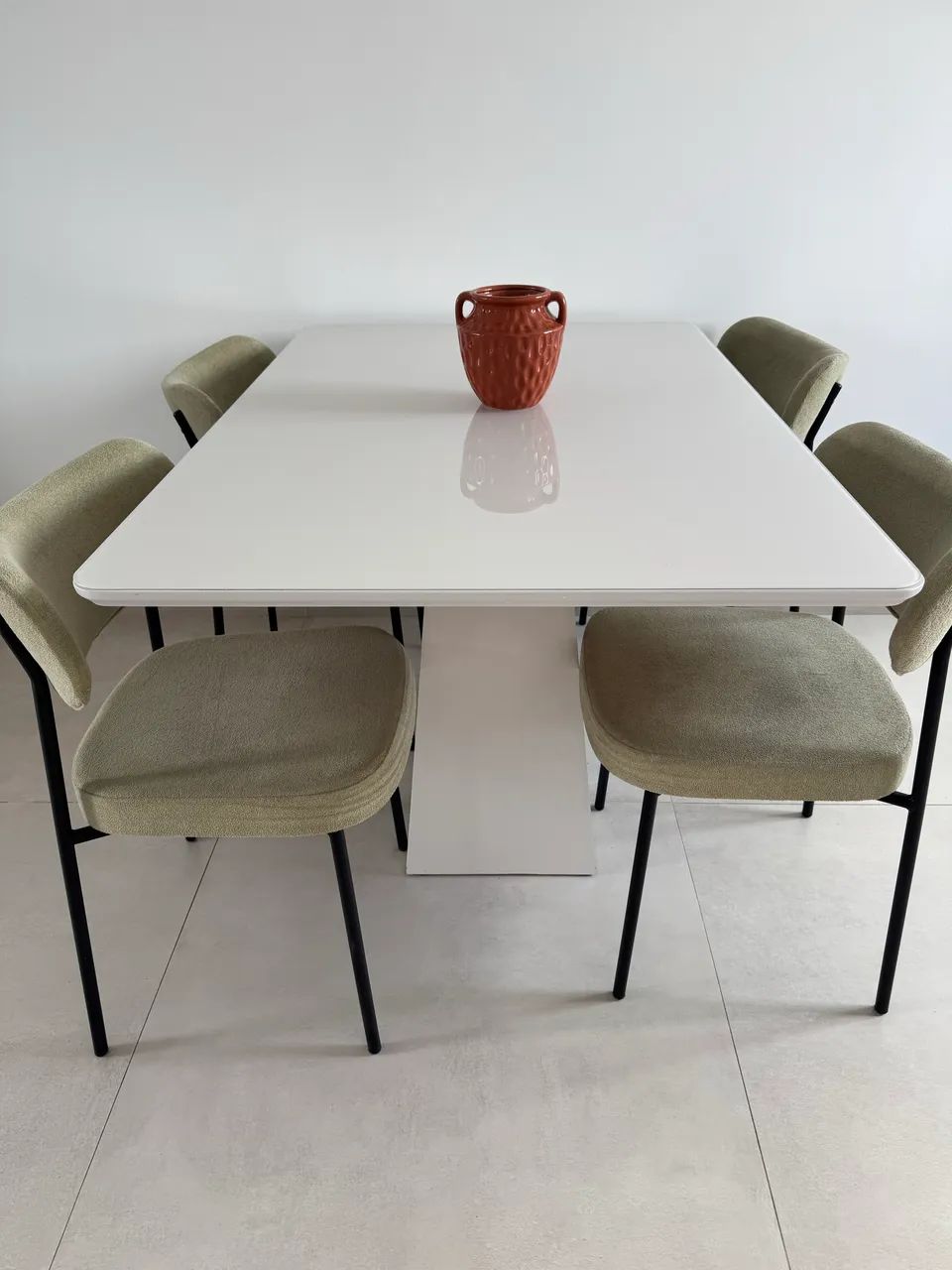 MESA TAMPO DE VIDRO COM JOGO DE CADEIRA BOUCLE LYAM - Foto 2