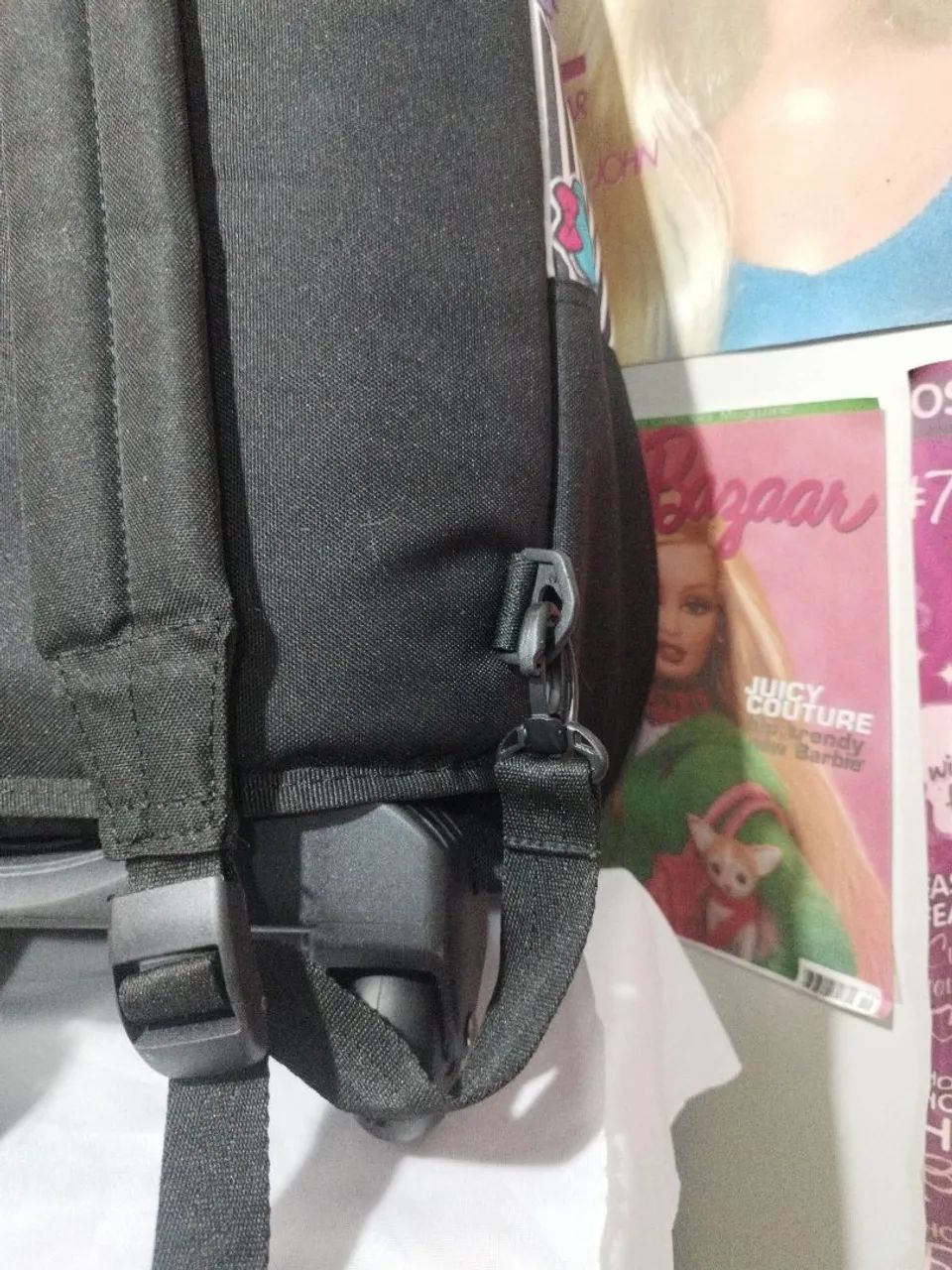Mochila de Monster high com rodinhas e alça  - Foto 4