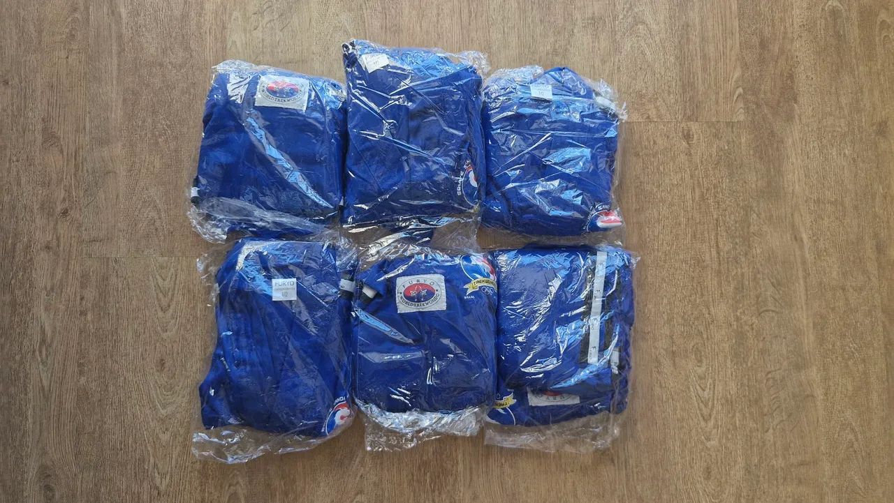 Roupa de taekwondo infantil azul 