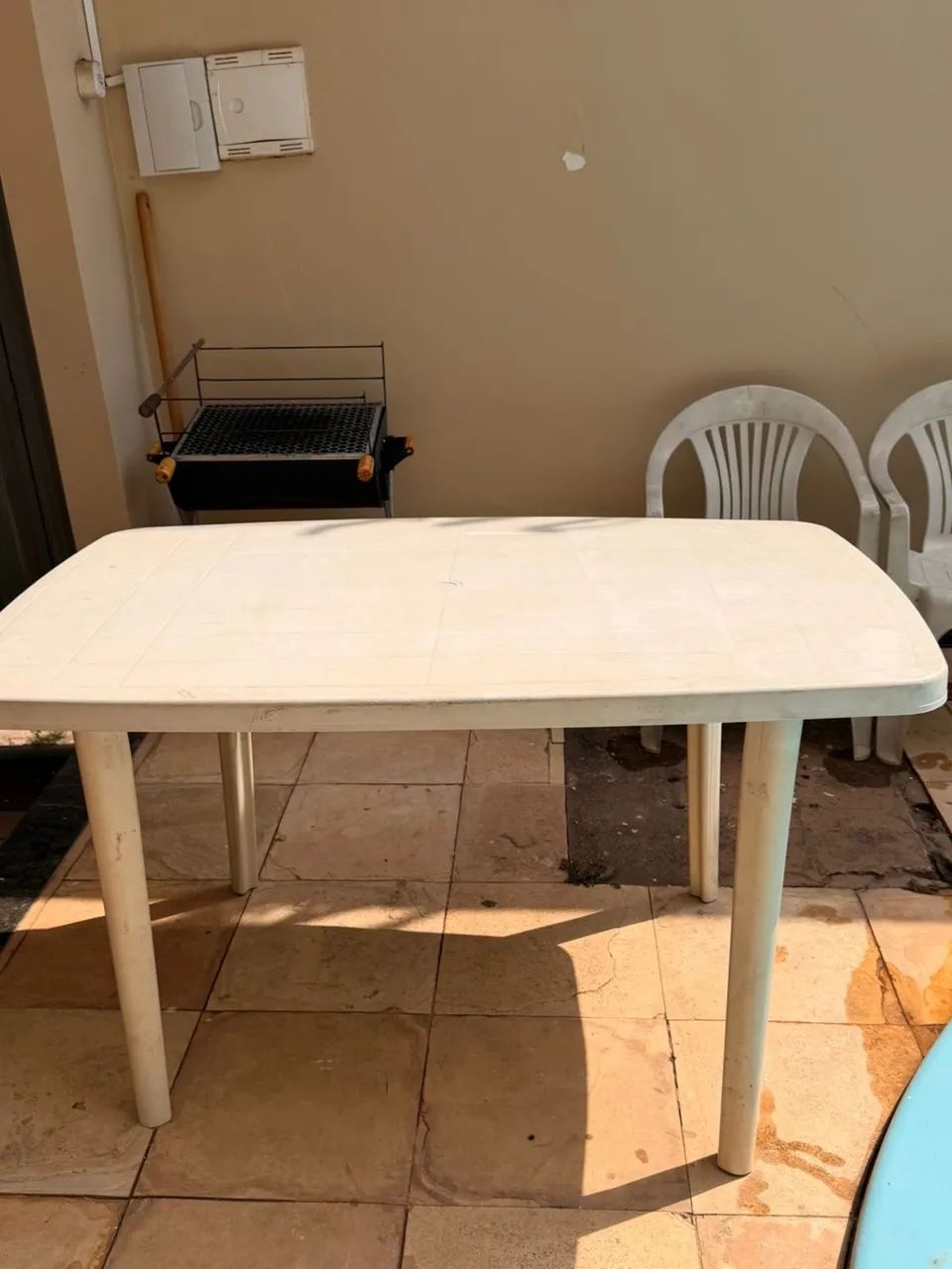 Mesa plástica branca 130 x 80