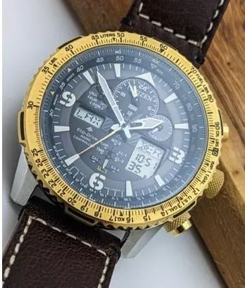 Relógio Citizen Promaster Skyhawk AT Eco-Drive Marrom JY8084-09H