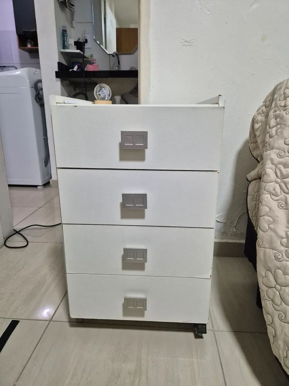 Mesa de cabeceira branca - Foto 2