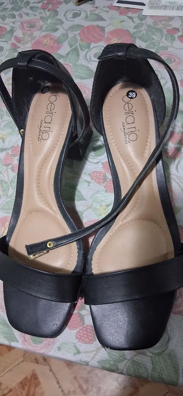 Roupas e sapatos  - Foto 5