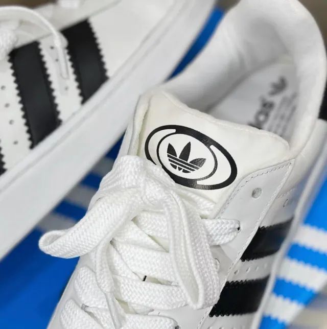 Adidas Campus 00s Premium Masculino Cor: Branca Detalhes Pretos - Disponível 38 AO 43 - Foto 2
