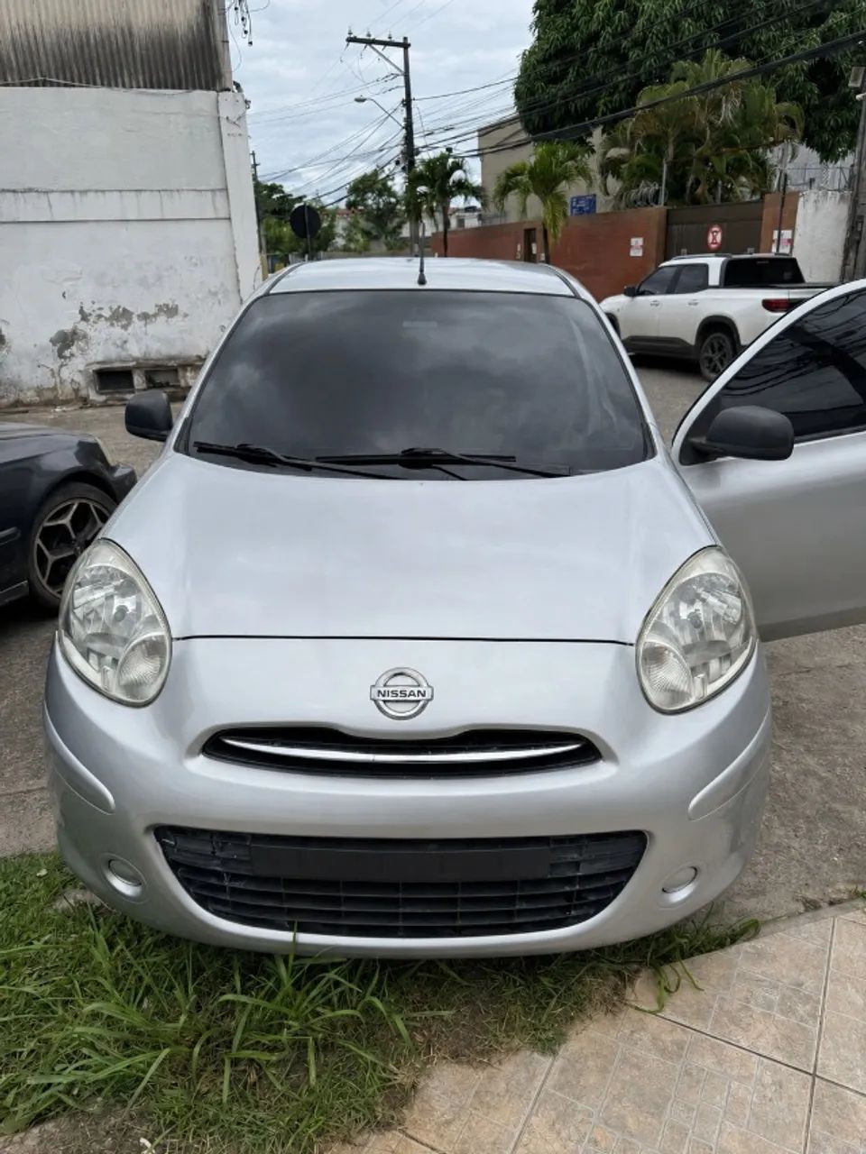 Nissan March 2012