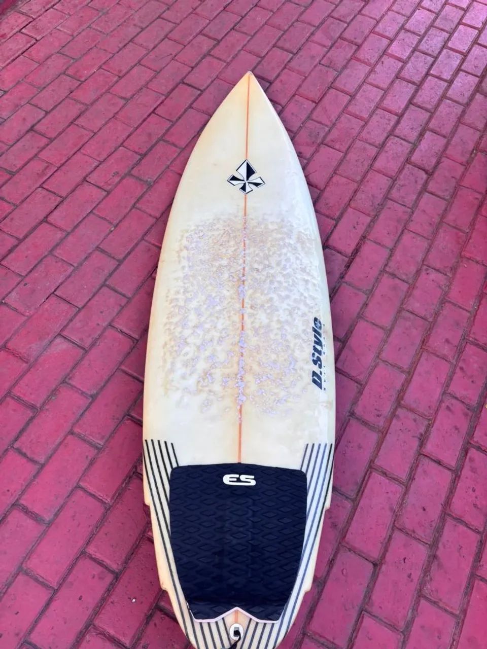 Prancha de Surf com quilhas 
