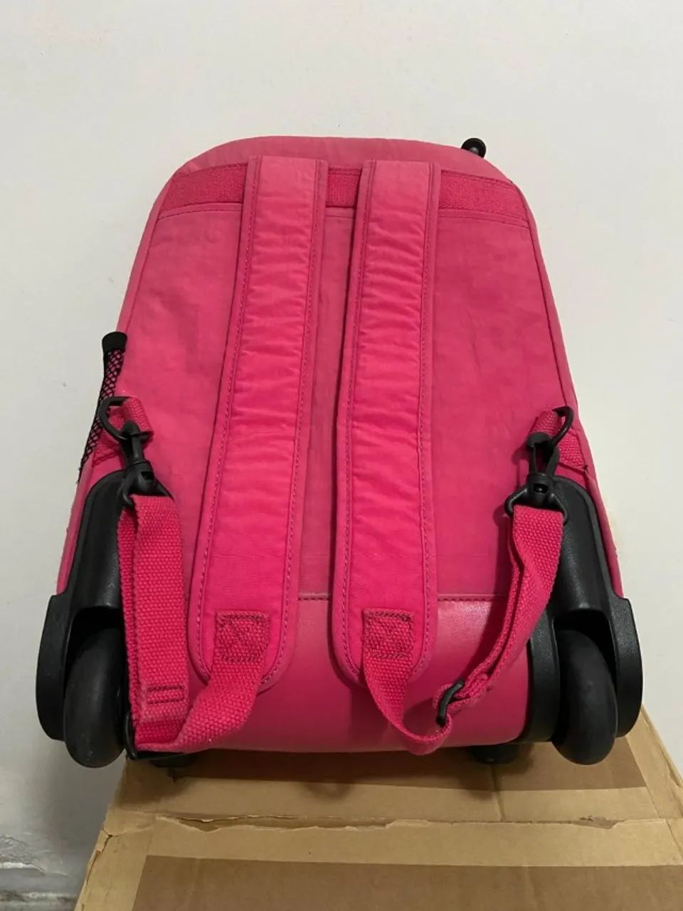 Mochila da Kipling com Rodinhas usada mas Original - Se gostou, faça uma proposta - Foto 4