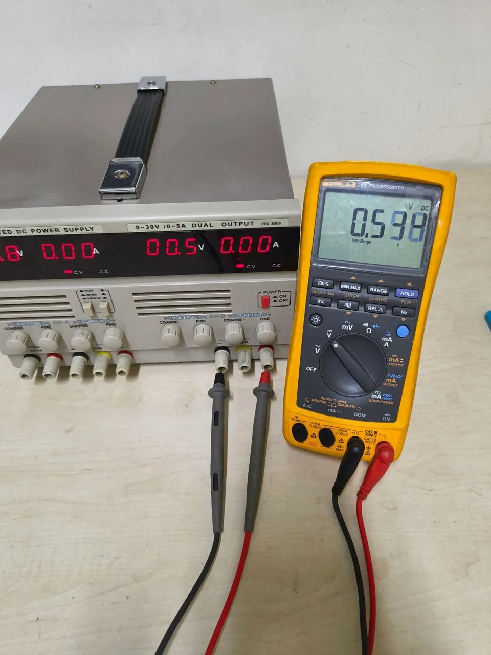 Fonte Simétrica Edutec 0 a 30v 5A Funcionando  - Foto 3