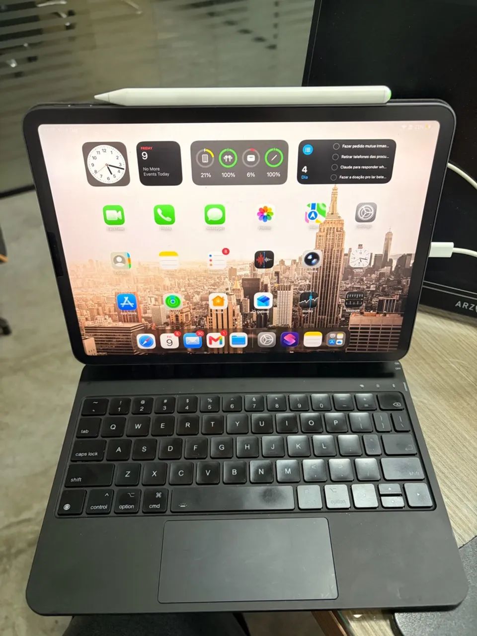 iPad 11 Pro 1ª geração 64gb com caneta e teclado - Foto 2