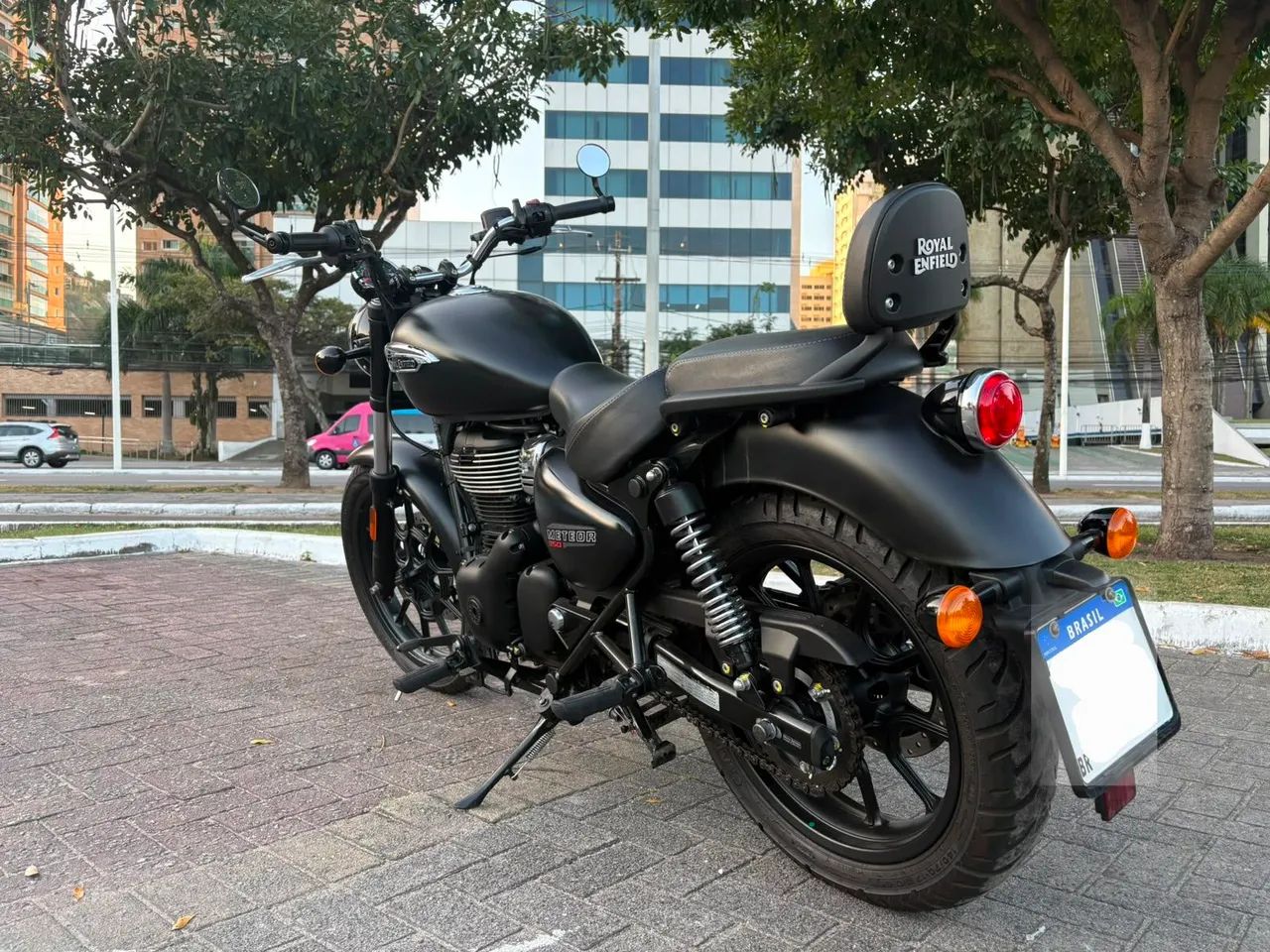 Meteor 350 Stellar Black - Foto 3