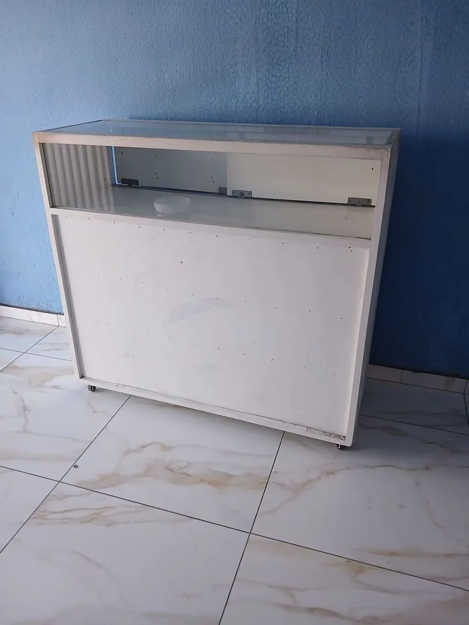 Vendo esse balcão exposto 