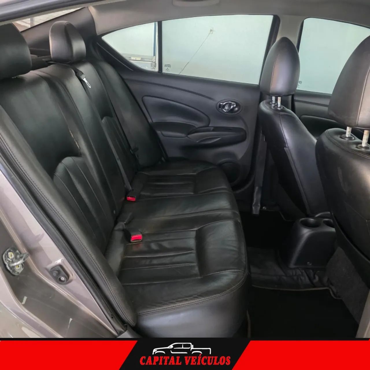 Nissan Versa 2017 - Foto 2