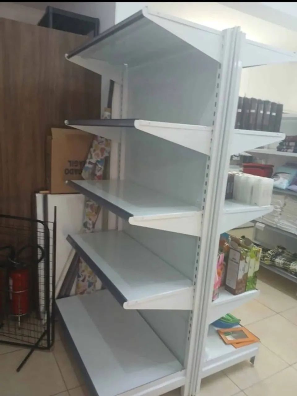 Prateleiras comércio  - Foto 2