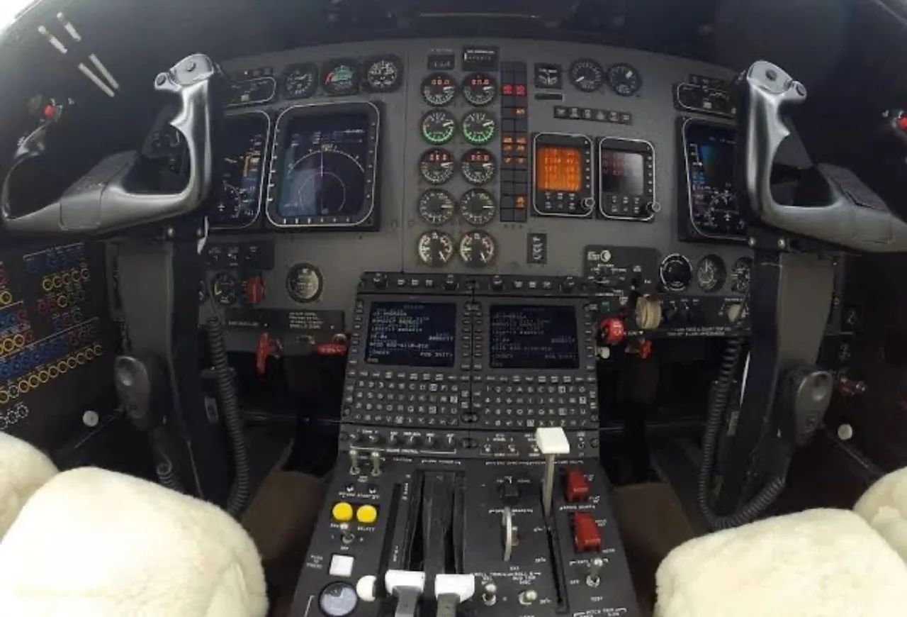 Hawker 400A - Excelente com 1550 Horas Disponíveis  - Foto 3