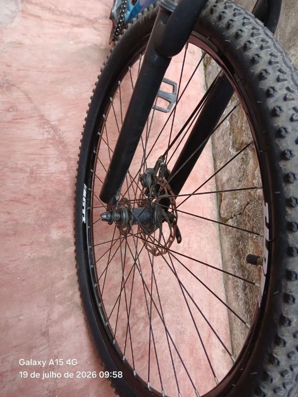 Bicicleta aro 29 quadro 19. Semi nova  - Foto 4