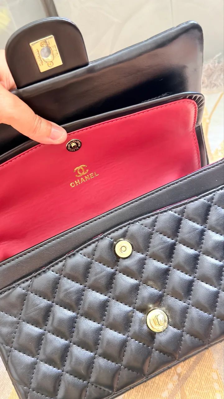 BOLSA CLASSIC PREMIUM PRETA E DOURADA - Foto 2