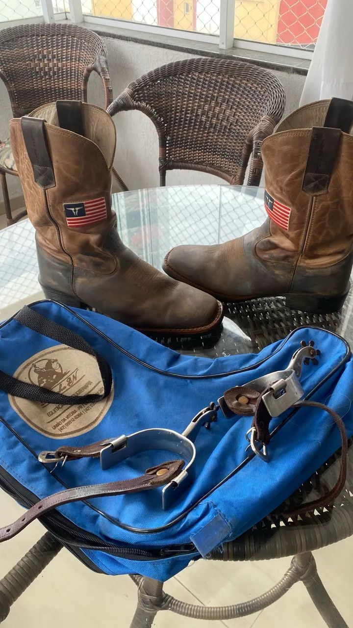 ? BOTA ROPER + ESPORAS + MALA 